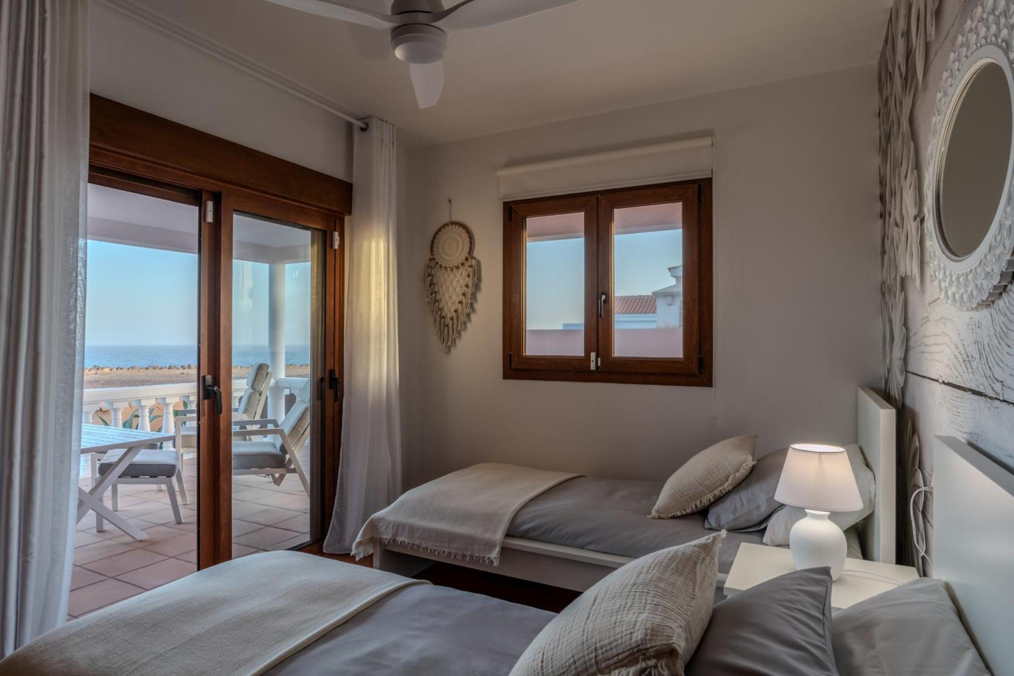 Villa Oceana - Cliffside Retreat Costa De Antigua Exterior photo